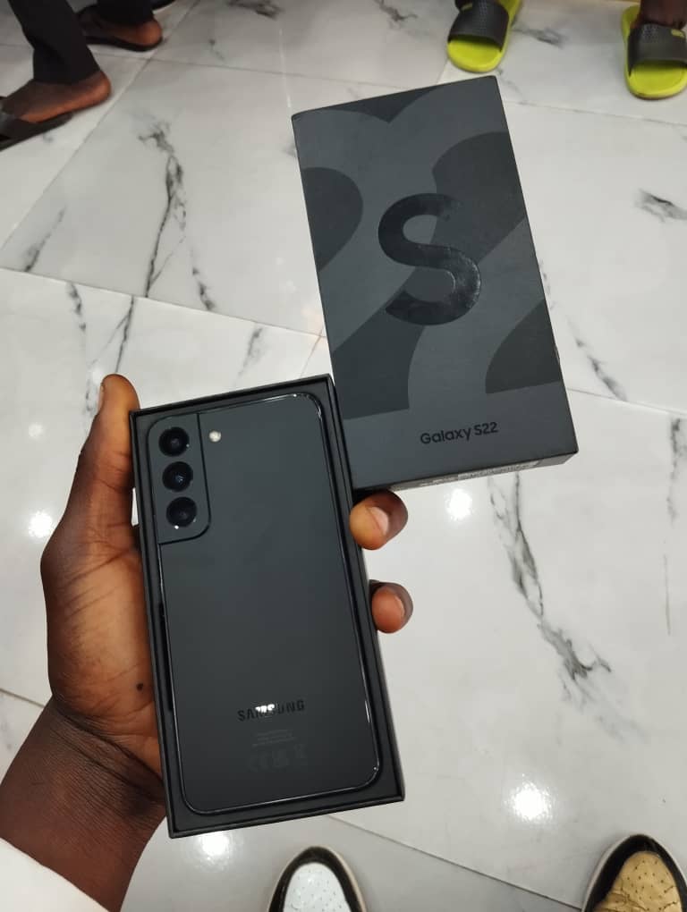 Samsung S22