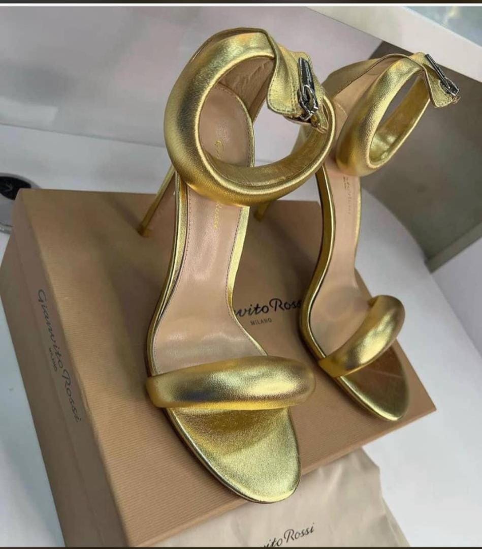 Gianvito Rossi Gold Luxury heel