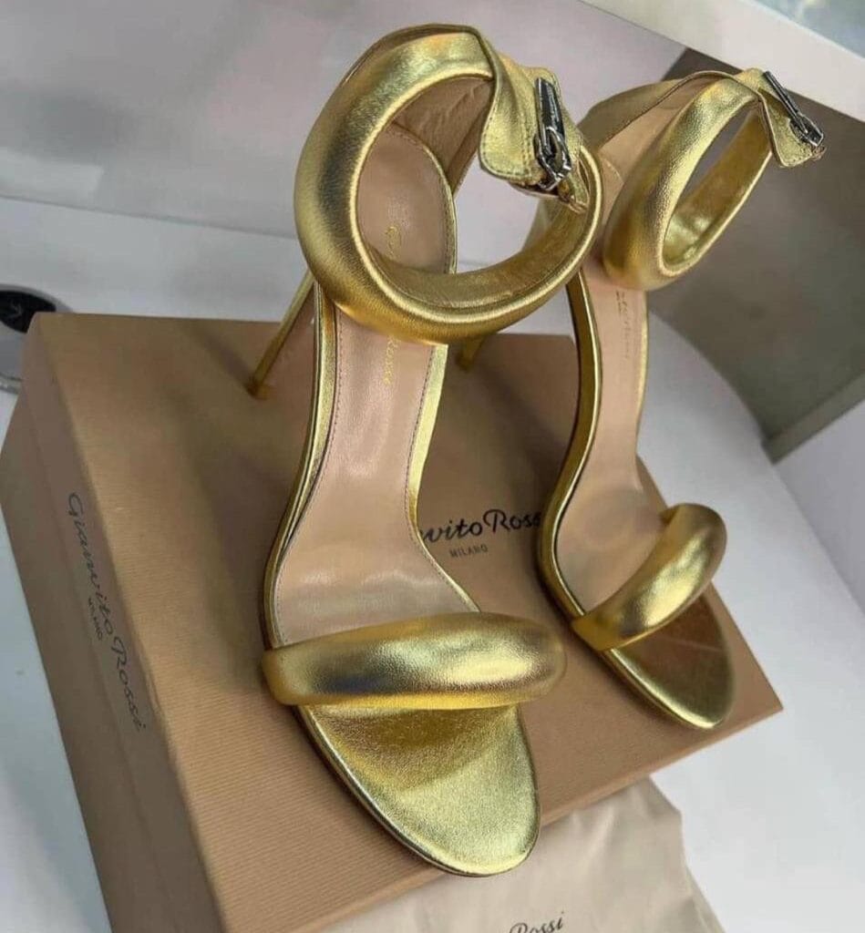 Gianvito Rossi Gold Luxury heel