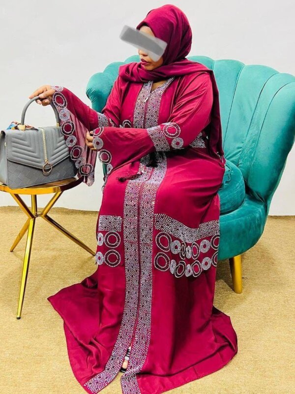 Dubai abaya