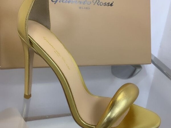 Gianvito Rossi Gold Luxury heel