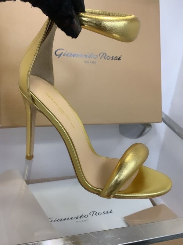 Gianvito Rossi Gold Luxury heel