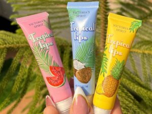 Lip oil and lip gloss