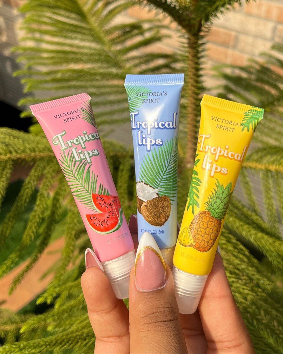 Lip oil and lip gloss