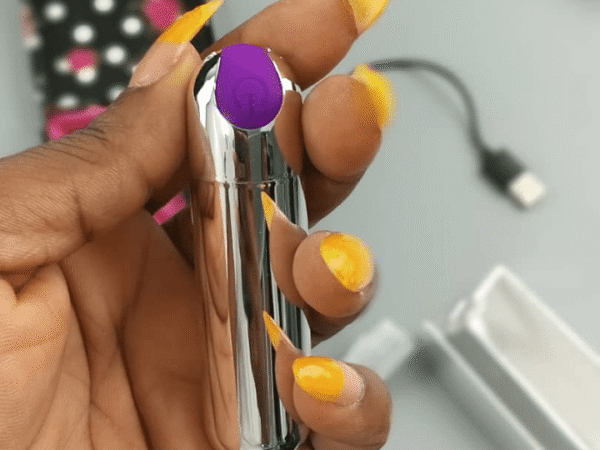 Rechargeable bullet vibrator