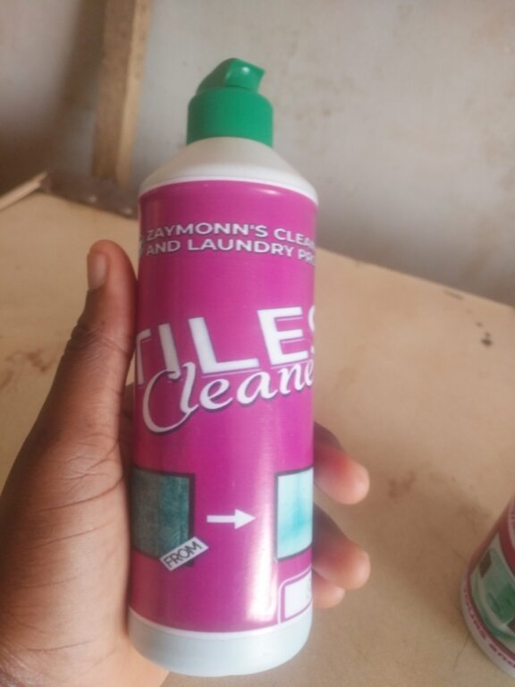 Zaymonn’s tiles cleaner