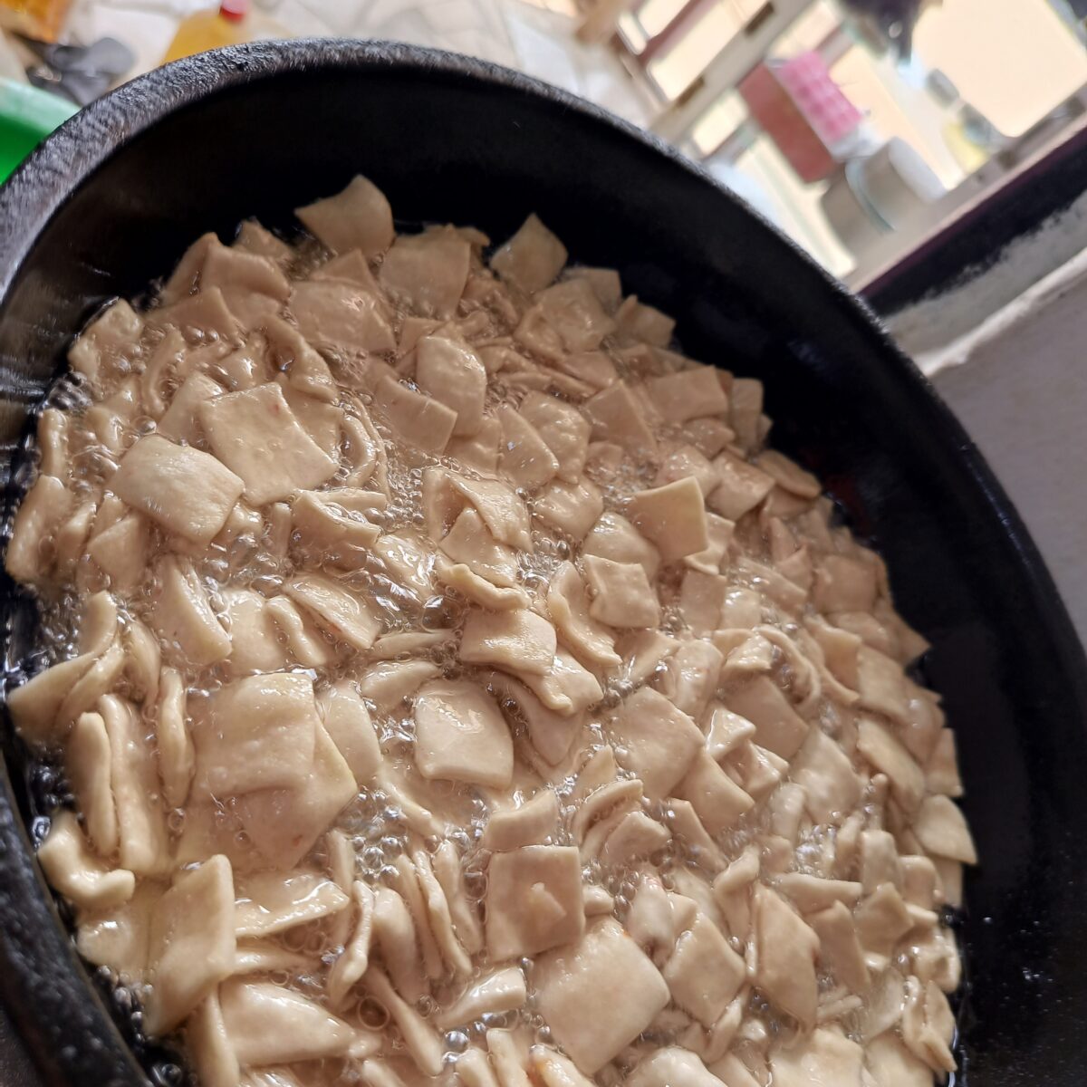 Milky chinchin flakes