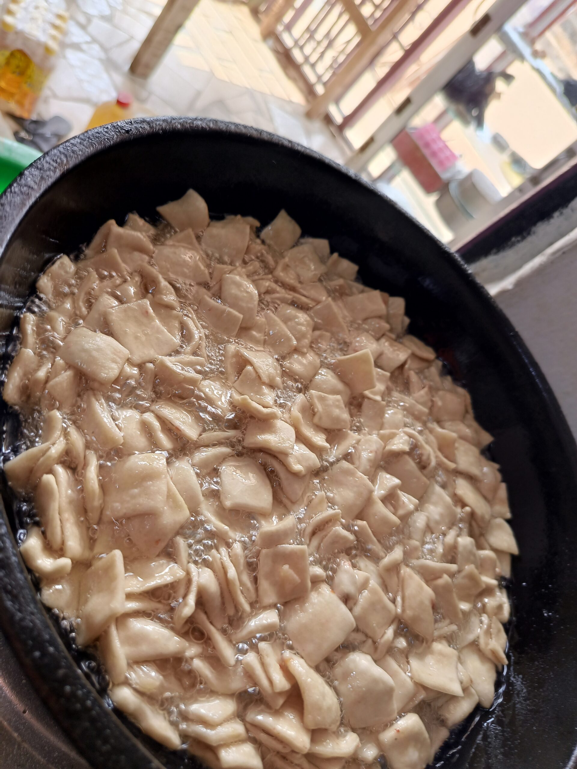 Milky chinchin flakes