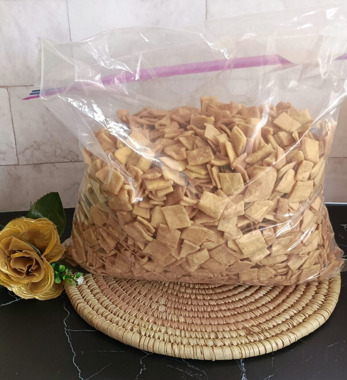 Milky chinchin flakes