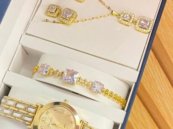 Female jewelry set
