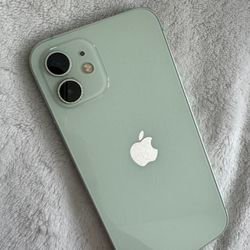 IPhone 12 Green.