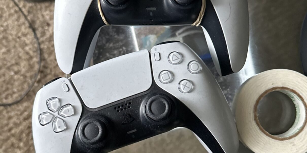 Two ps5 controllers Two ps5 controllers