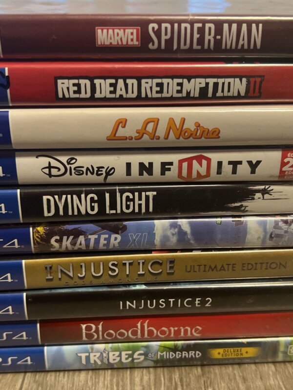 PS4, 1 controller, multiple games. All included.