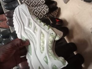 Shoe