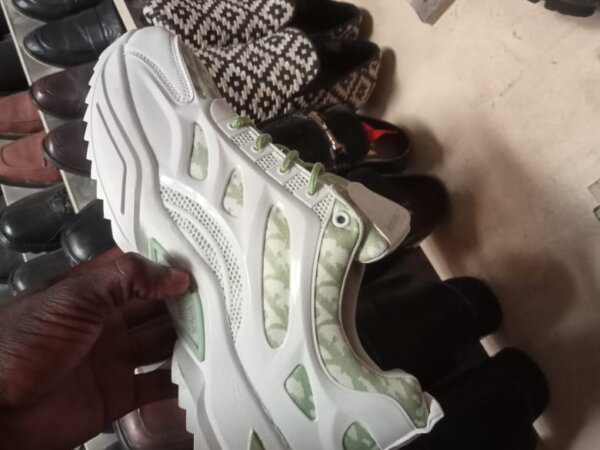 Shoe