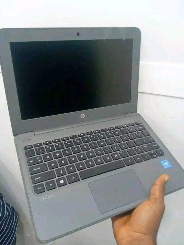 HP STREAM 11