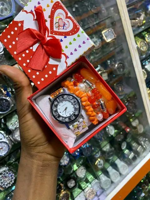 Perfumes and jewelries