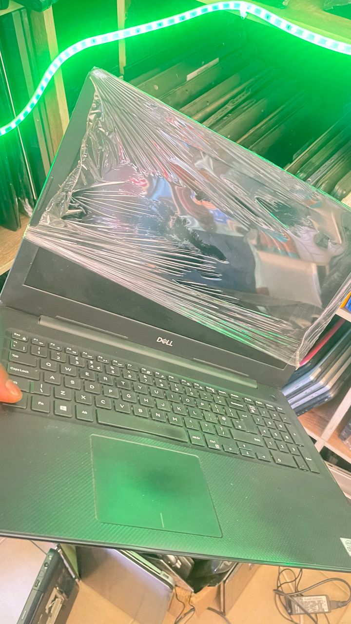 Dell Inspiron 15 3583 Laptop