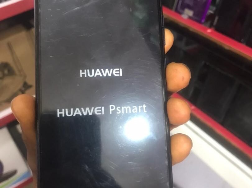 Huawei p smart smartphone