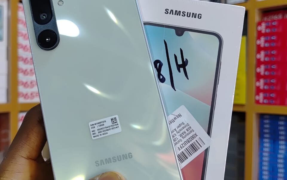 Samsung m16 5g Samsung m16 5g (50% on easybuy)