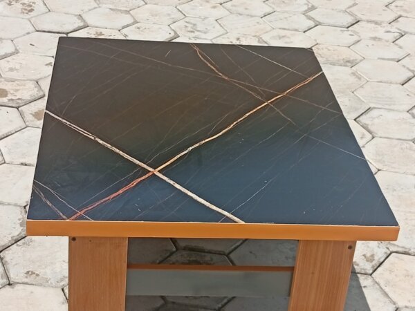BRAND NEW CENTRE TABLE