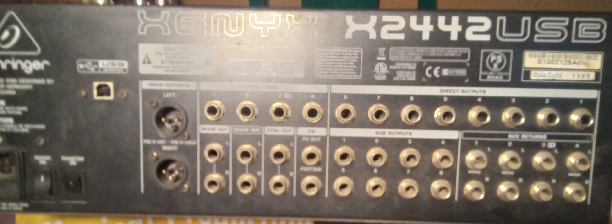 Bheringer xynx X2442USB mixer