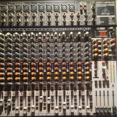 Bheringer xynx X2442USB mixer