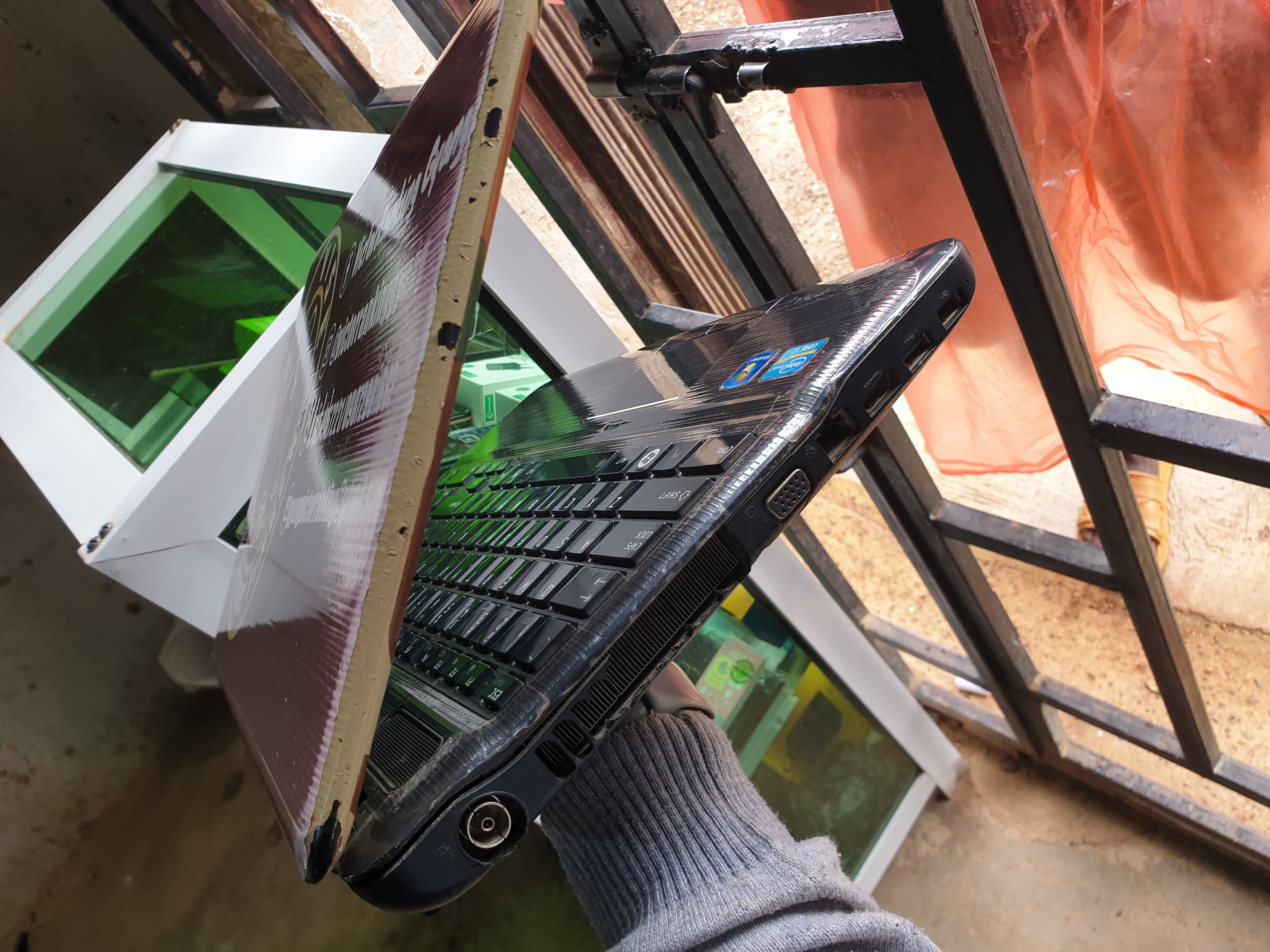 TOSHIBA Satellite P750