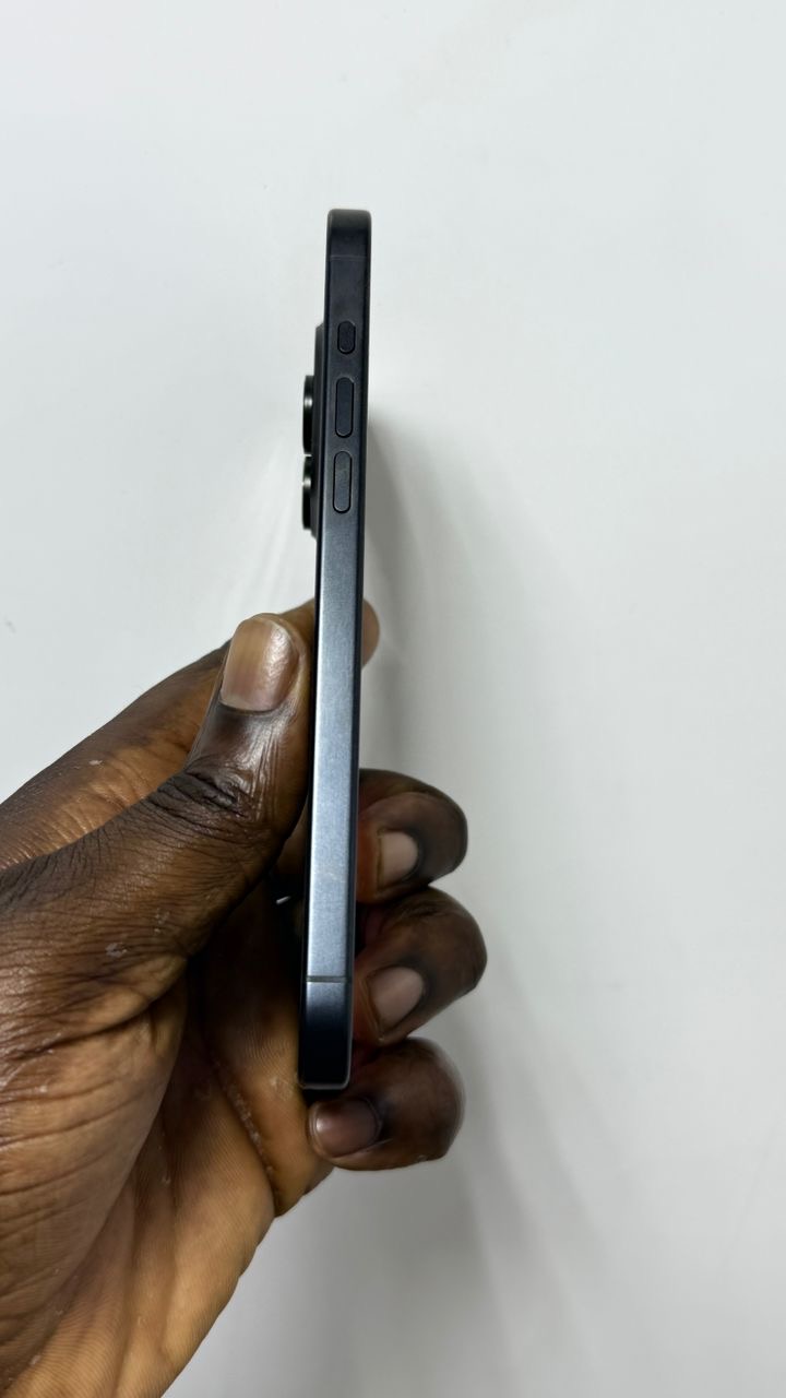 15pro 128gb esim only, 88% battery health. Black