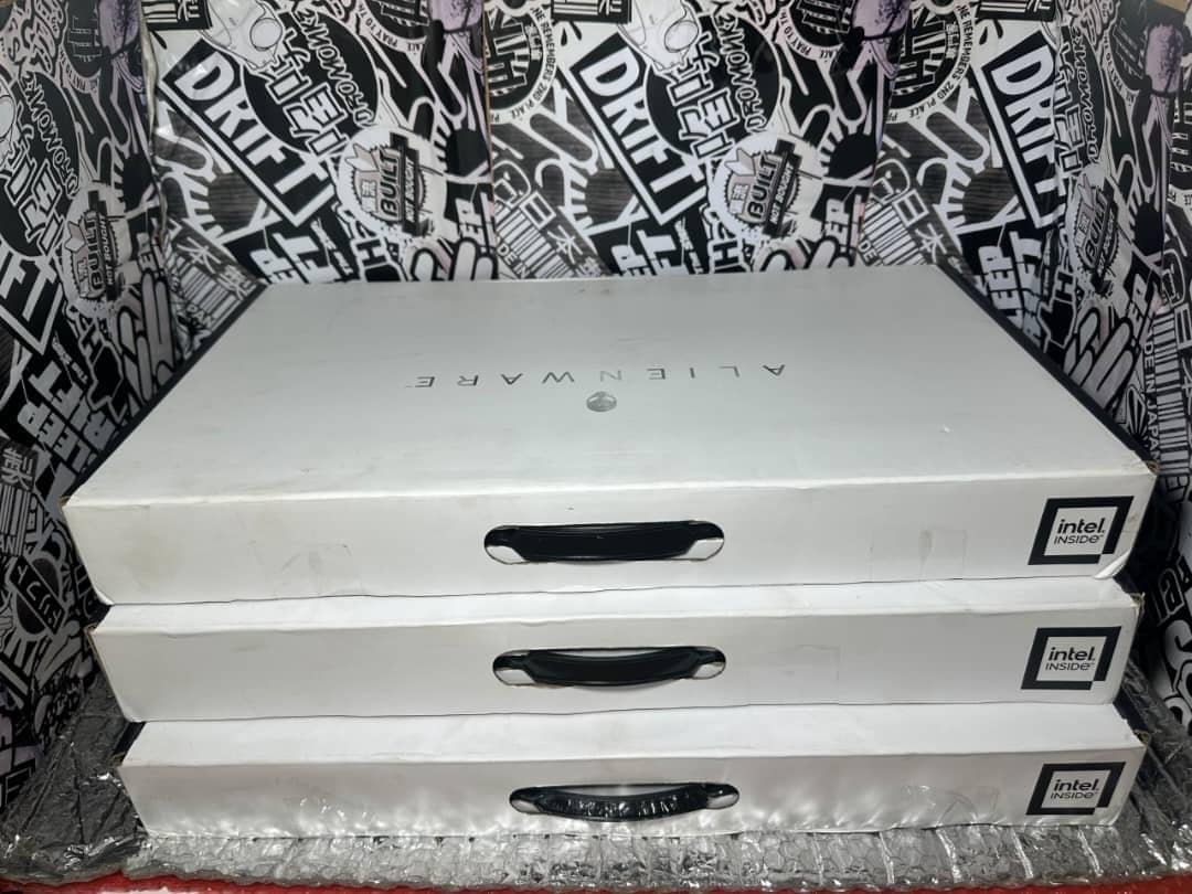 Brandnew laptop sealed(Box open to confirm) Alienware M16 R2 Gaming Laptop