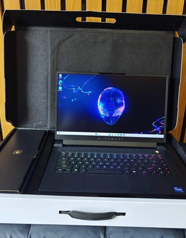 Brandnew laptop sealed(Box open to confirm) Alienware M16 R2 Gaming Laptop