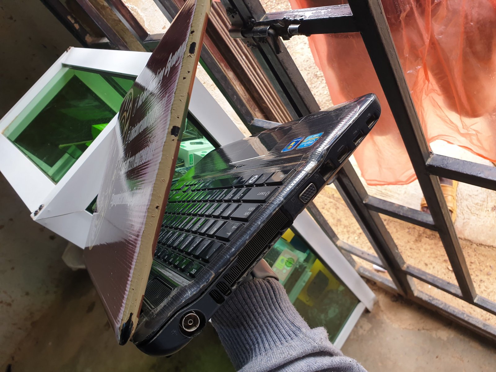 TOSHIBA Satellite P750