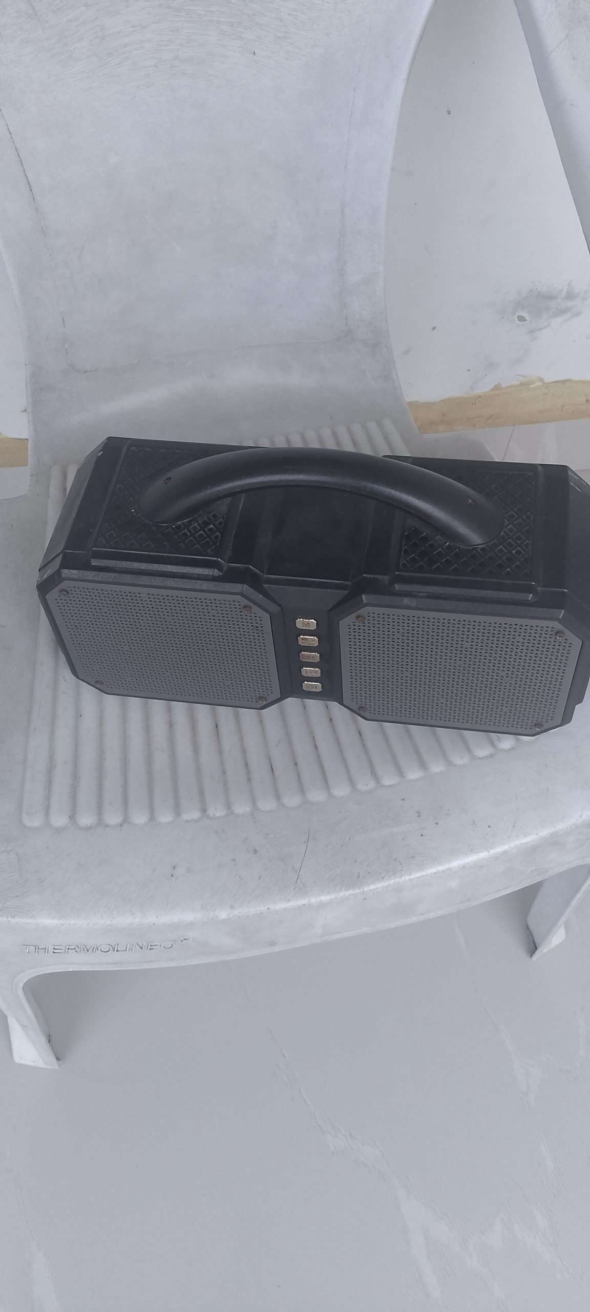 Clean mp3 woofer black
