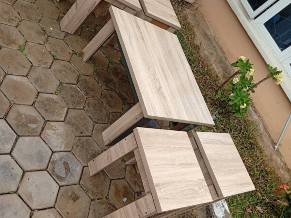 Centre table/ side stools