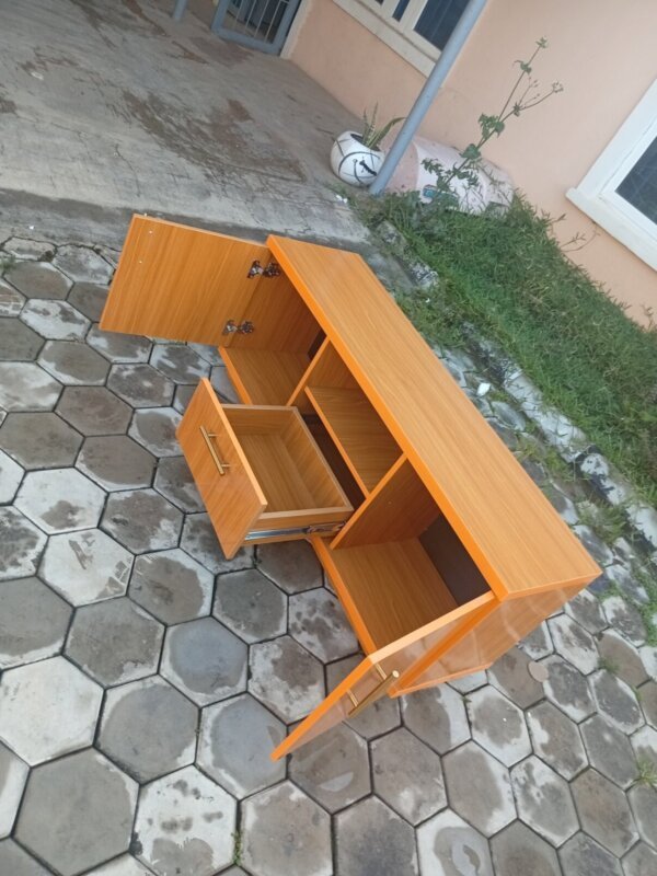 TV CONSOLE