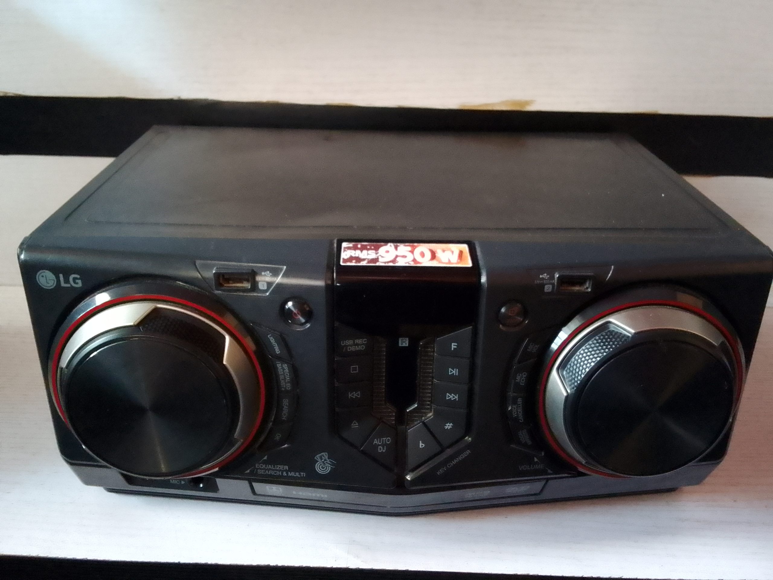 LG XBOOM 950W HIFI HOME THEATER MODEL CL65D