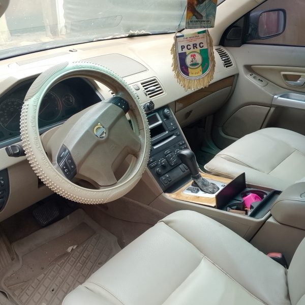 Volvo xc 90 Neatly used 2006 model