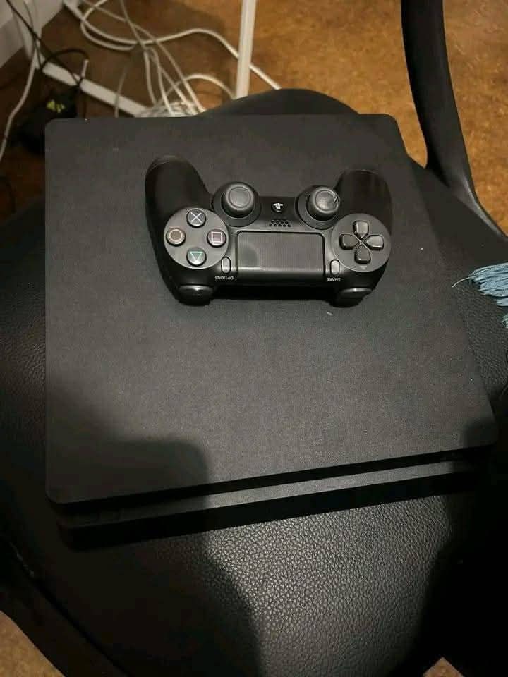 Playstation 4 5 games(FC26 included) 1 joystick