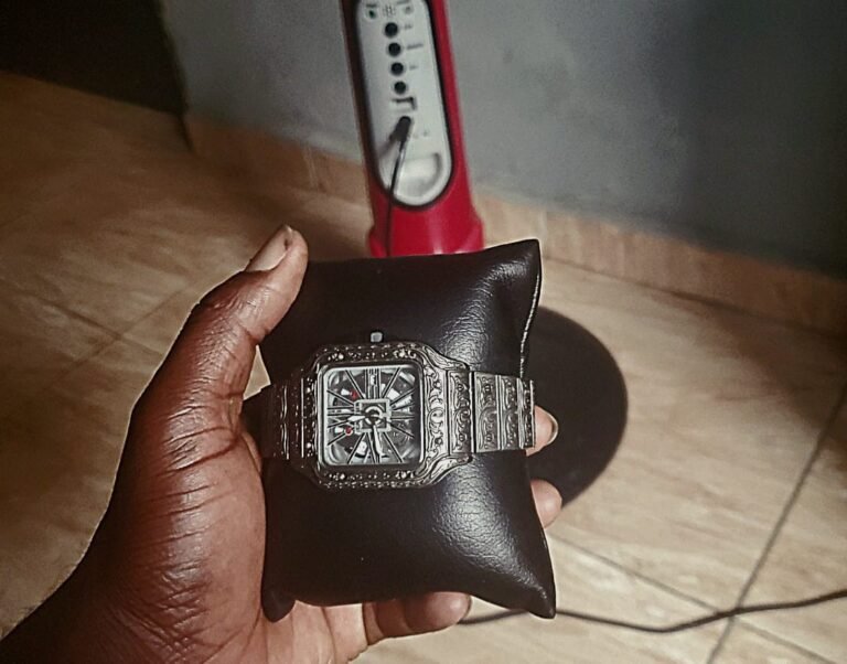 Cartier wristwatch men’s silver watch