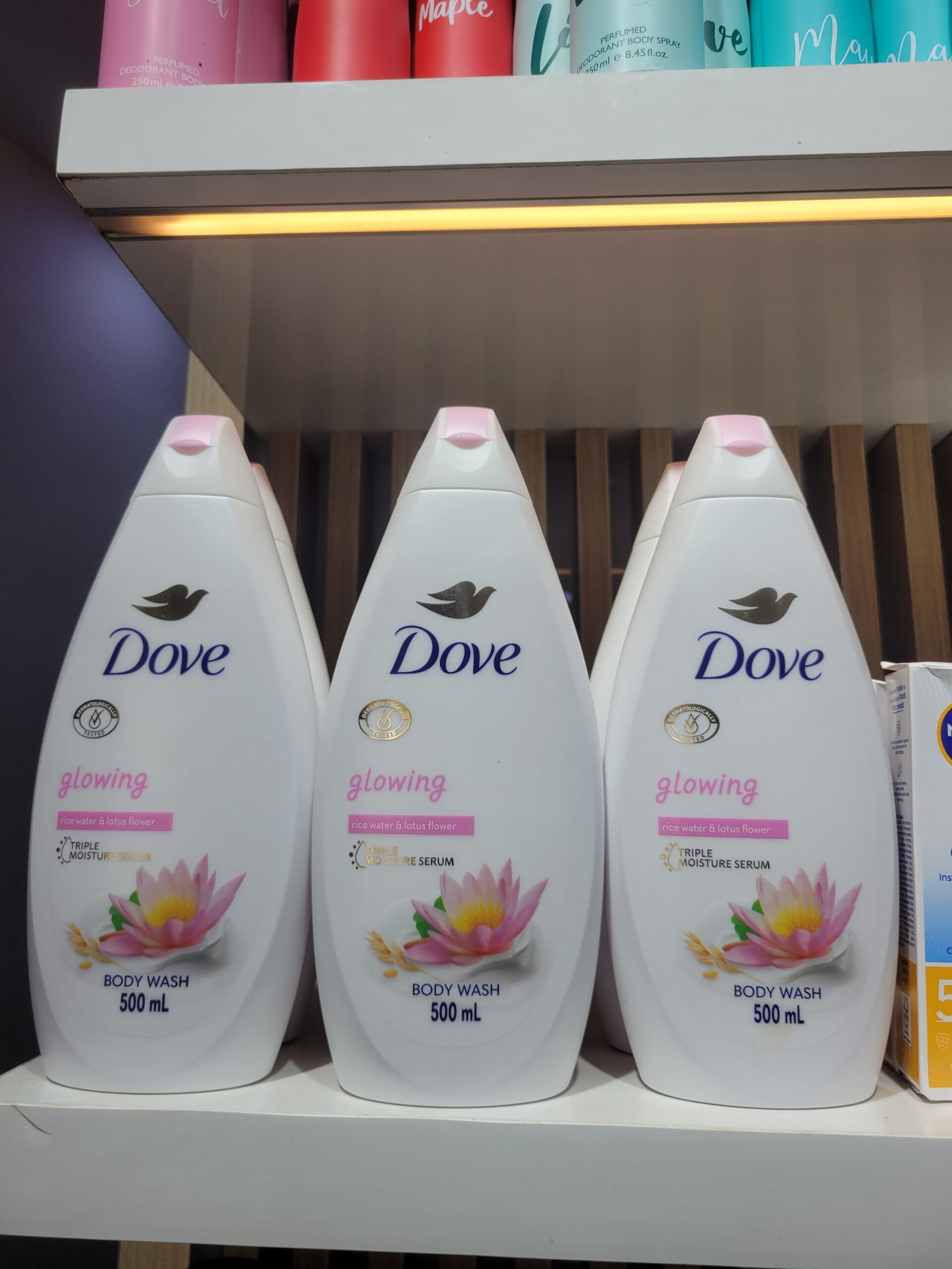 Dove Glowing Body wash