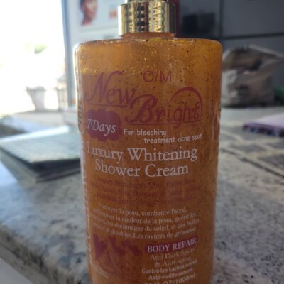 Golden glow body wash