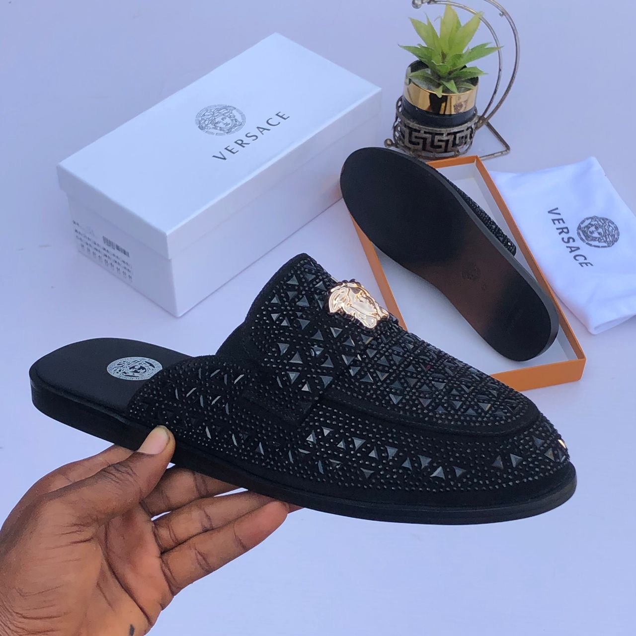 Enny Fashion Spot 👟 Stylish Fully Boxed Footwear – Sizes 38–46 – DM to Order