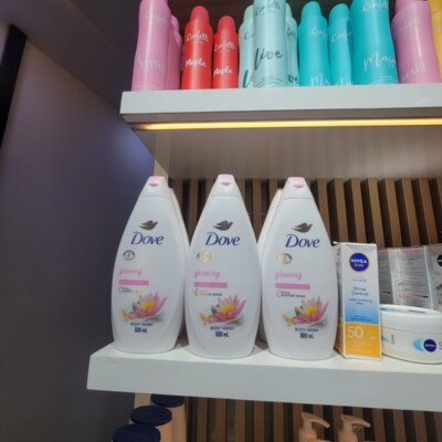 Dove Glowing Body wash
