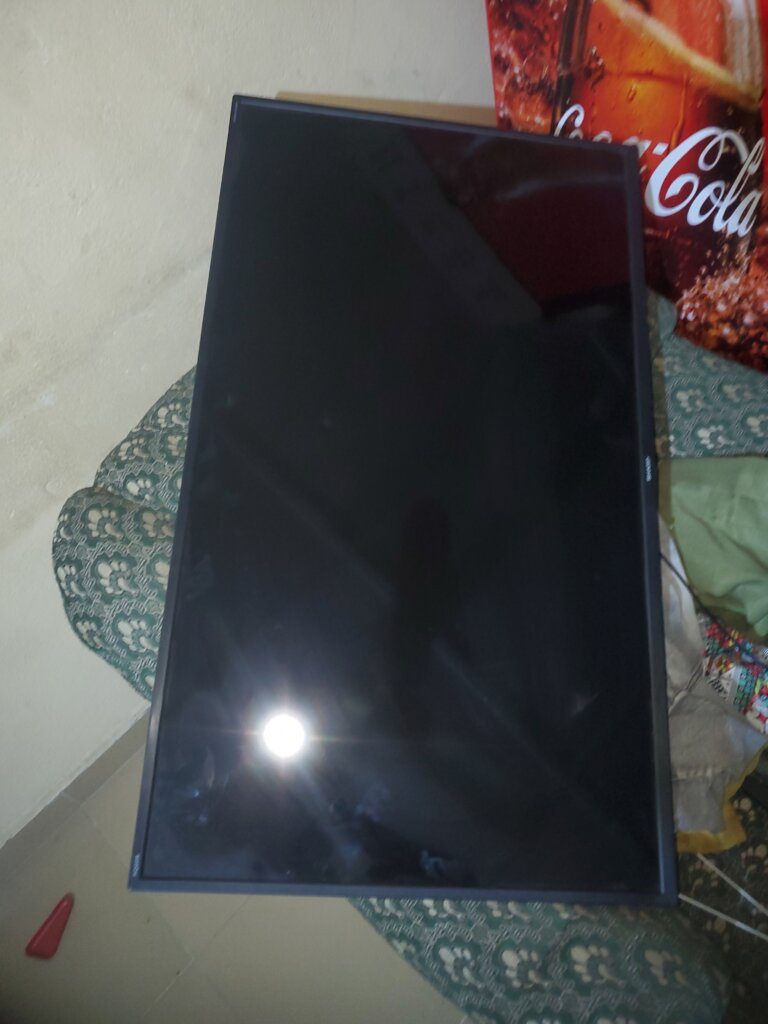 Smart 40 inches tv foe sale