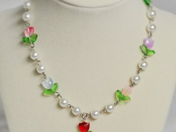 Pearl bead necklace