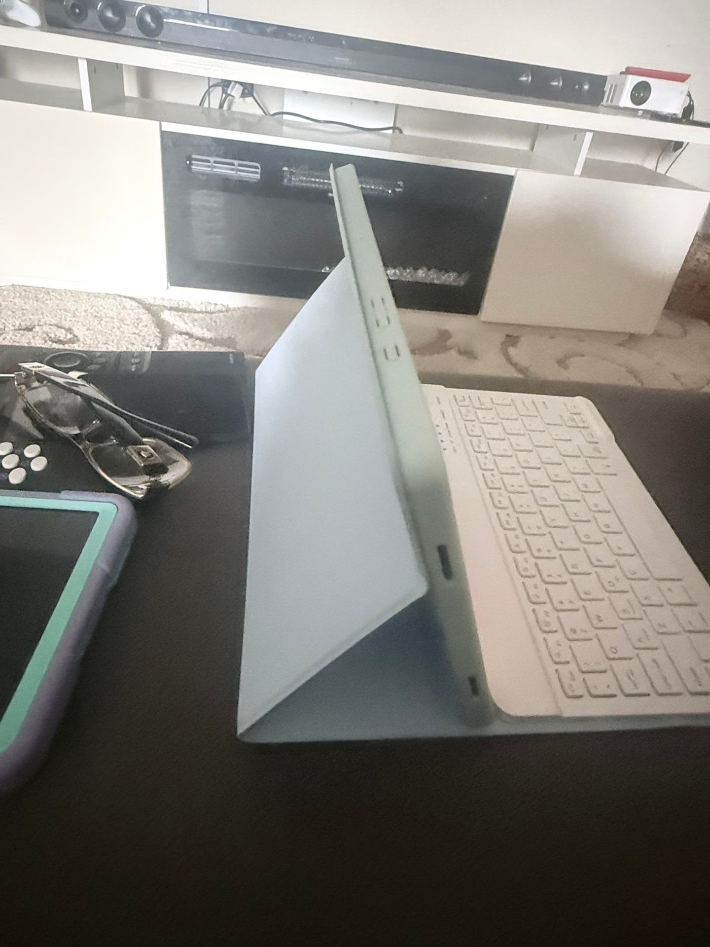 A9 Samsung Tablet with Bluetooth Keyboard