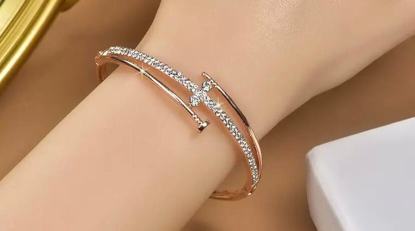 Women’s jewelry