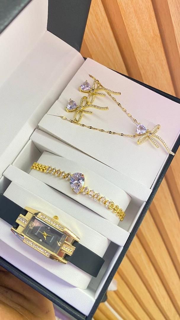 Female jewelry set