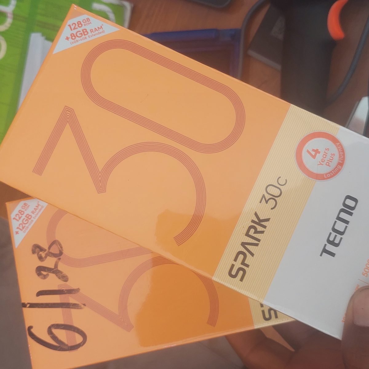 6/128gb Tecno Spark 30