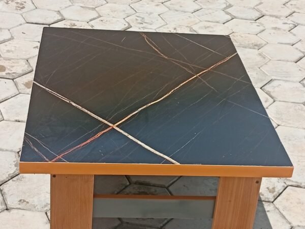 BRAND NEW CENTRE BRAND NEW CENTRE TABLE